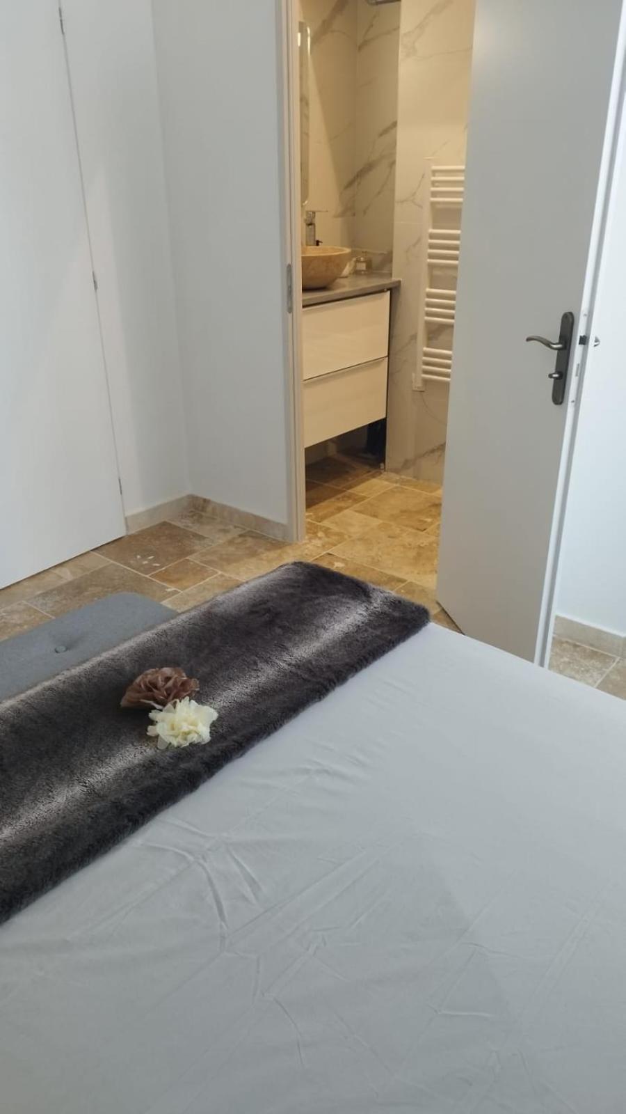 Appartement Lumineux En Rdc 布尔昆 外观 照片